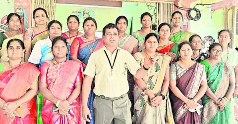 252 పాఠశాలలు  అభివృద్ధికి చర్యలు 