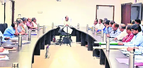 గని ఆవరణల్లోకి అనుమతించొద్దు