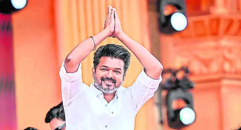 ప్రజల్లోకి విజయ్‌