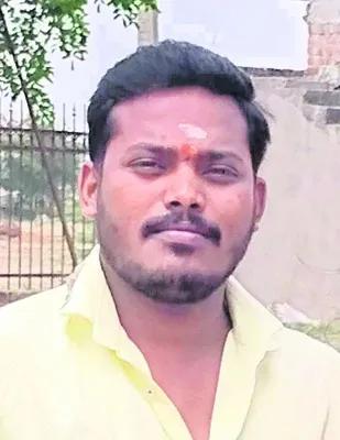 చేనేత కార్మికుడి ఆత్మహత్య
