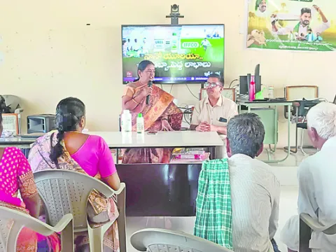 యూరియా కోసం ఆందోళన వద్దు 