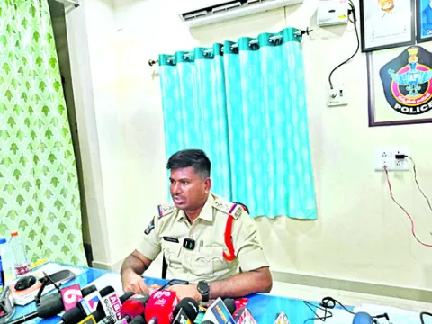 దొరికింది ఎంత.. దాచింది ఎంత? 