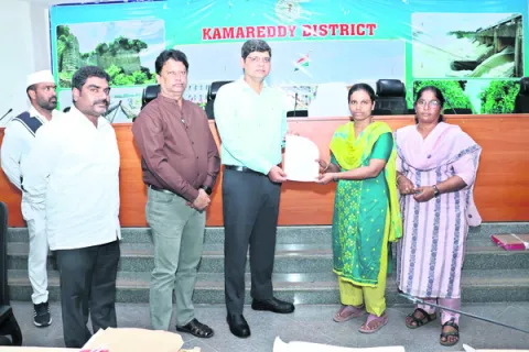 రెవెన్యూకు మంచి పేరు తీసుకురావాలి