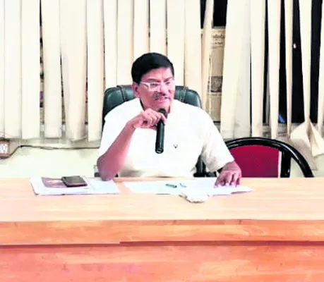 పండ్లతోటల అభివృద్ధిపై  దృష్టి సారించండి  