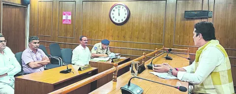 లేఅవుట్‌లో అవకతవకలపై విచారణ