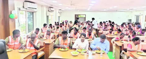నగరాన్ని పరిశుభ్రంగా ఉంచుకోవాలి 
