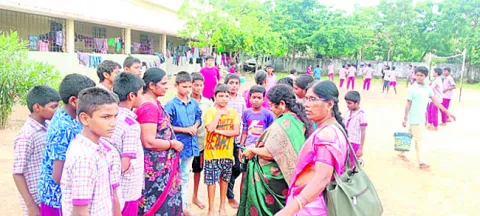 గురుకుల విద్యార్థులకు వైద్య పరీక్షలు
