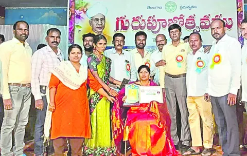 సమాజ మార్గదర్శకులు గురువులే