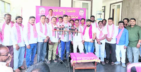 కేసీఆరే ప్రాజెక్టులు పూర్తిచేశారు