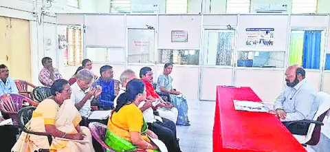 చిన్నారులకు విద్య తప్పనిసరి
