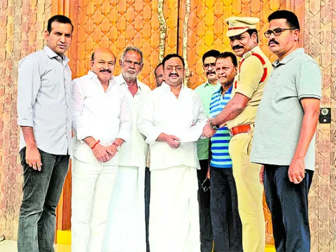 మాజీ 