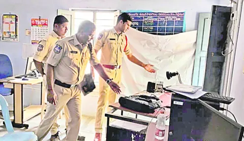 ఎంఈఓ ఆఫీసులో ల్యాప్‌టాప్‌ చోరీ 