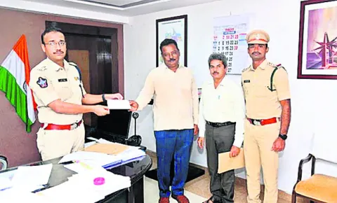 హోంగార్డు కుటుంబానికి ‘చేయూత’