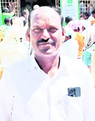 ఎదగని వరి పంట  
