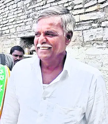 పాముకాటుతో  వృద్ధుడు మృతి  
