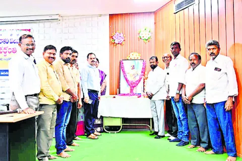 ఐలమ్మ జీవితం స్ఫూర్తిదాయకం