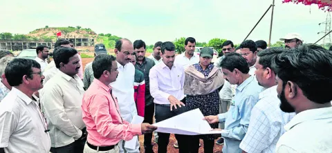 పనుల్లో జాప్యాన్ని సహించం