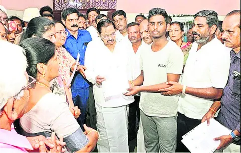 విజయ్‌ ప్రజలతో మాట్లాడితే చాలు 
