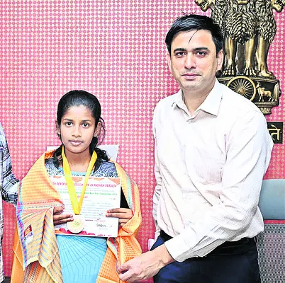 క్రీడాకారులకు కలెక్టర్‌ అభినందన 