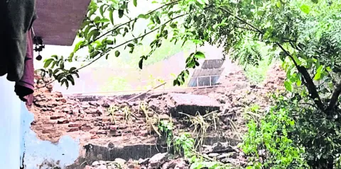 వడ్డాదిలో వర్ష బీభత్సం 