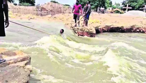 యువకుడిపై పోక్సో కేసు 