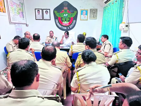 సారా తయారీ మానుకున్న వారికి ప్రత్యామ్నాయ ఉపాధి