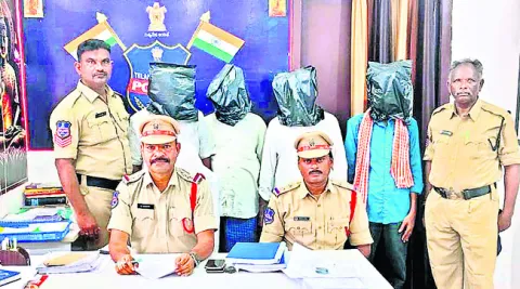 కొడుకు చంపుతాడనే భయంతో..