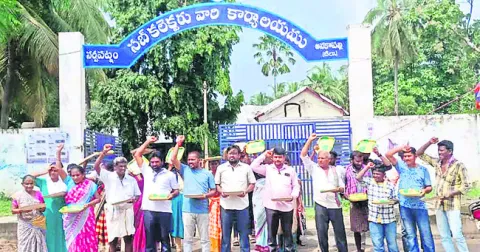 దళిత రైతుల సమస్యపై స్పీకర్‌ స్పందించాలి 
