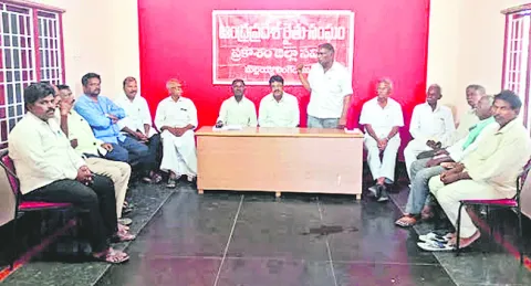 మోదీ పాలనలో రైతుల పరేషాన్‌ 