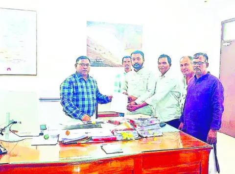 రైతు సమస్యలపై వినతి 