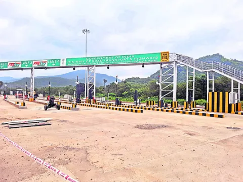 రామరాజుపాలెంలోహైవే టోల్‌గేట్‌ ఏర్పాటు
