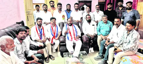 బీసీ రిజర్వేషన్లను అడ్డుకుంటున్న కేంద్రం