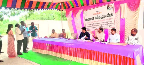 ఉపాధి పనులు.. అవకతవక వేతనాలు