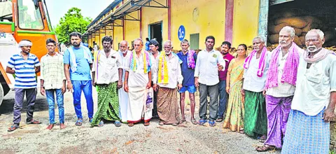 కొంటాం అంటూనే... కొర్రీ! 