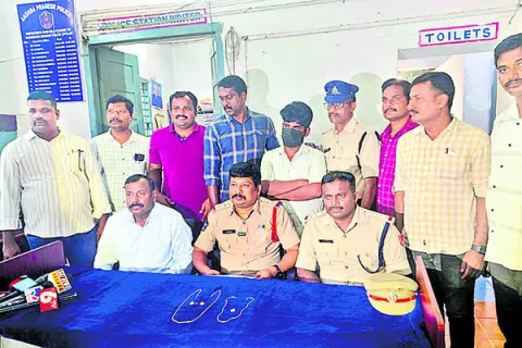 రైళ్లలో స్నాచింగ్‌లు.. పాత నేరస్తుడు అరెస్టు 