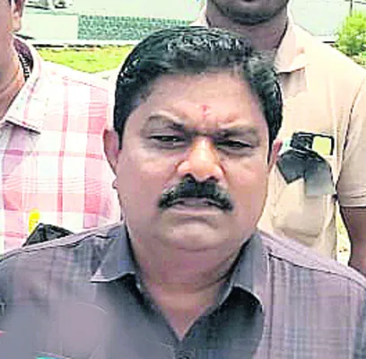 తప్పుడు కేసులతో అణచివేయొద్దు
