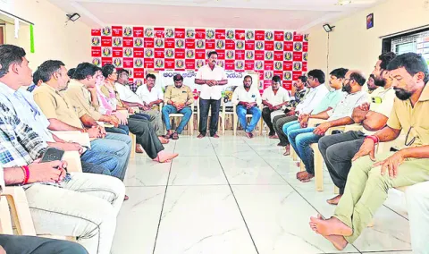 ఎన్నికల హామీలు నెరవేర్చాలి 