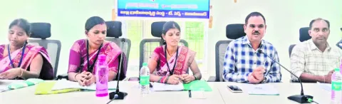 అద్దె బస్సులతో ఆదాయం
