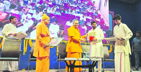 స్వామి వివేకానంద బోధనలు స్ఫూర్తిదాయకం 