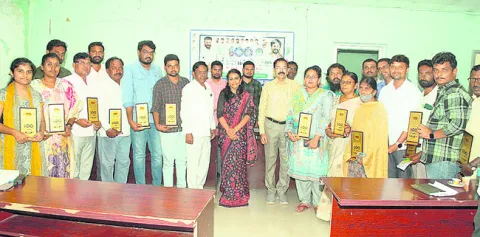 సమస్యల పరిష్కారానికి ప్రాధాన్యం