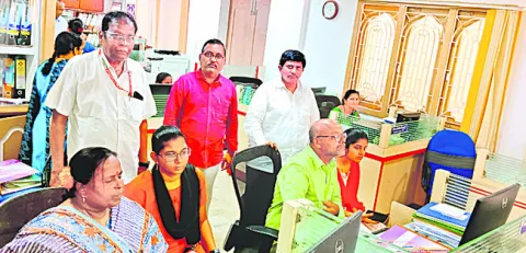 ఫార్మసీ ప్రవేశాలకు వేళాయే ! 