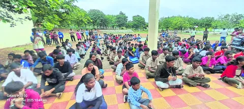 వైఎస్సార్‌సీపీ కార్యకర్తలపై అక్రమ కేసు నమోదు
