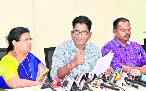 రైతులకు సరిపడా యూరియా