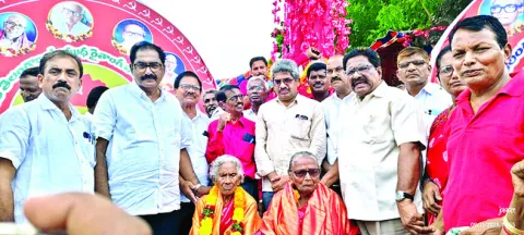 సాయుధ పోరాటాన్ని వక్రీకరిస్తున్న బీజేపీ