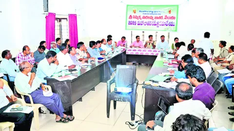 మహాజాతర పనులు సకాలంలో పూర్తి చేయాలి