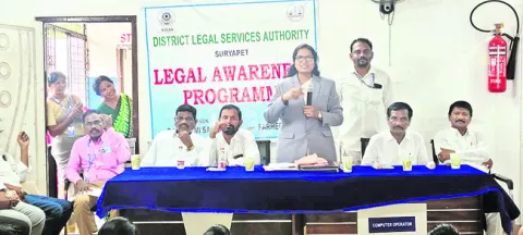 విద్యార్థులు చెడువ్యసనాలకు దూరంగా ఉండాలి