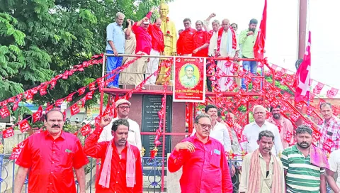సాయుధ పోరాటాన్ని వక్రీకరిస్తున్న మతోన్మాదులు