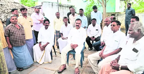 అవినీతి తప్ప అభివృద్ధేదీ..? 