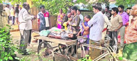 ఉరేసుకుని వివాహిత ఆత్మహత్య 