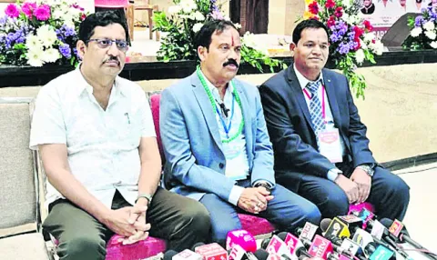 హోటల్‌ రంగాన్ని అభివృద్ధి పథంలో నడిపిస్తాం..